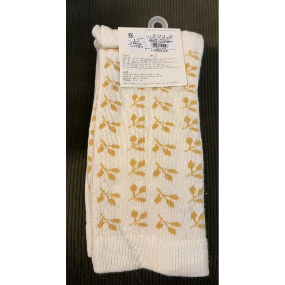 A New Day Women's 3-Pairs Cotton Blend Crew Socks w/ Large Flowers Size 4-10